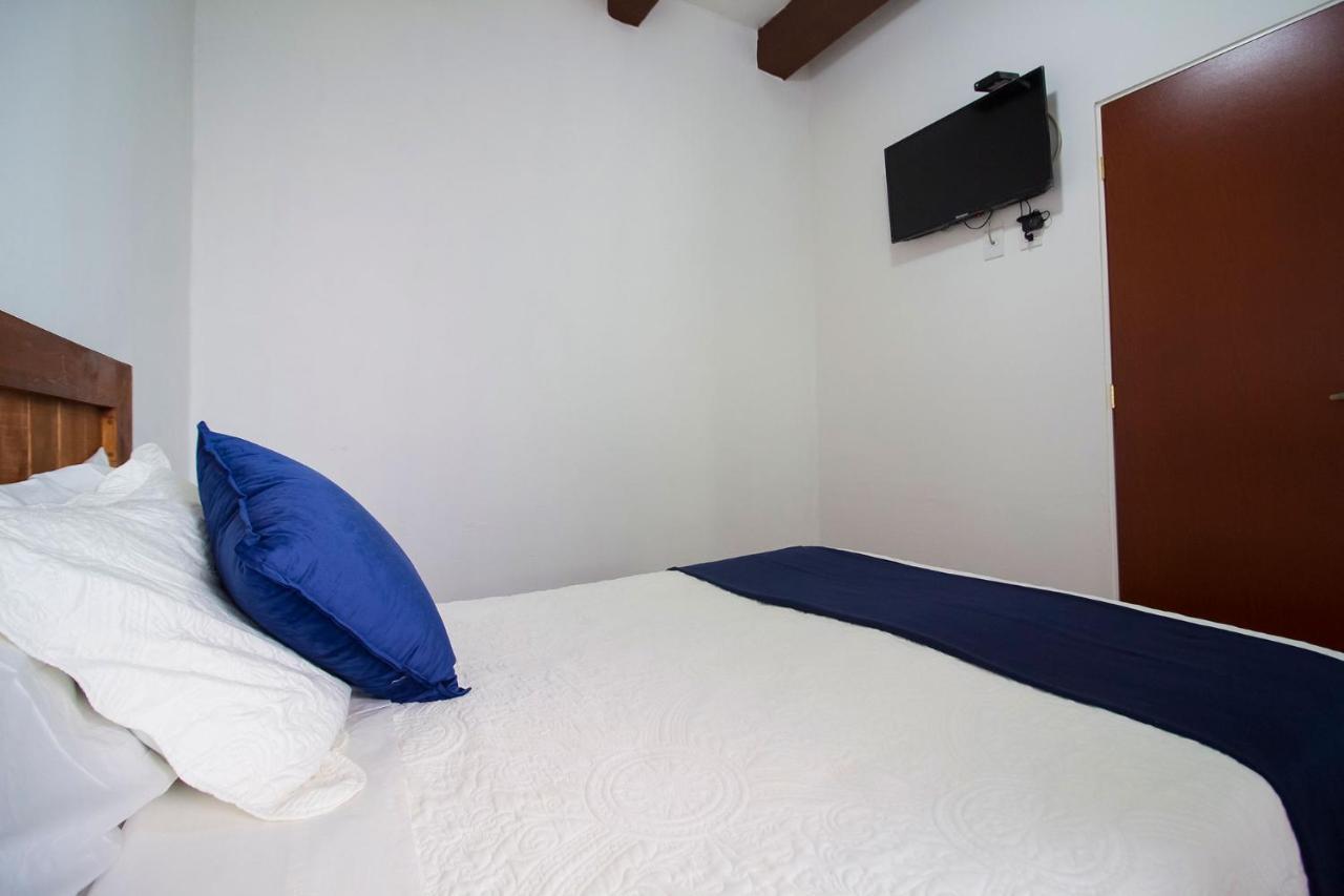 Hotel Casa De Las Piedras Queretaro Luaran gambar